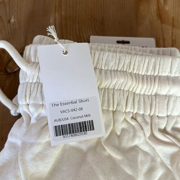 VACANCY The Essential Shorts - Coconut Milk NEW with Tag Size US 4 - Picture 4 of 8